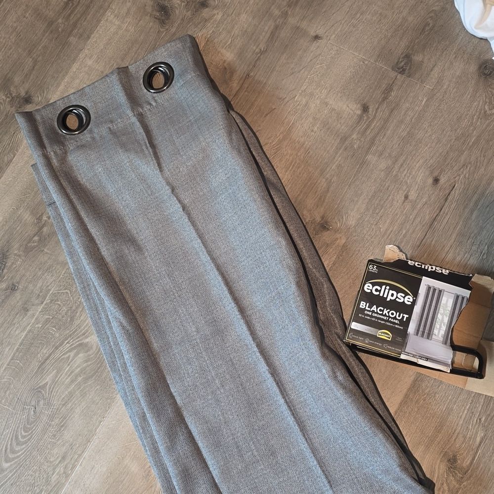 Eclipse Blackout 1-Panel Rowland Curtain Light Gray NWOT